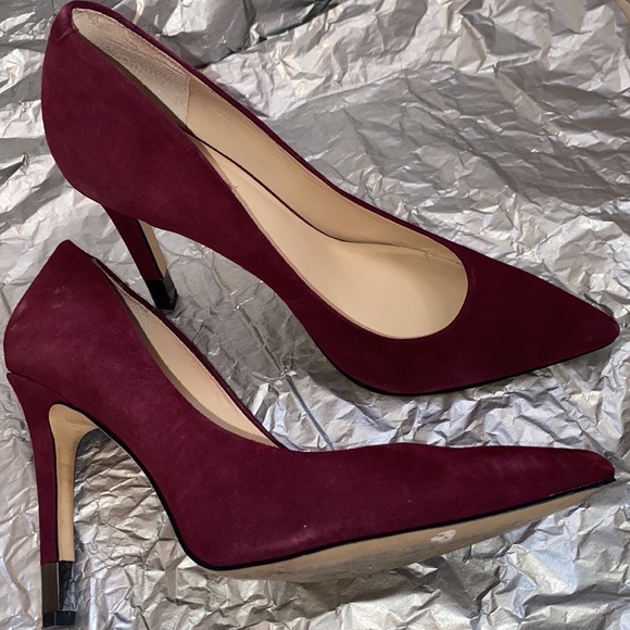 Lovely Guess heels from Macy’s. Worn 3-4 times. - Picture 4 of 7